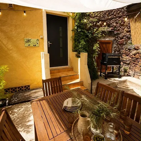 Maison Au Coeur Du Village, Mare E Monti Serriera (Corsica)