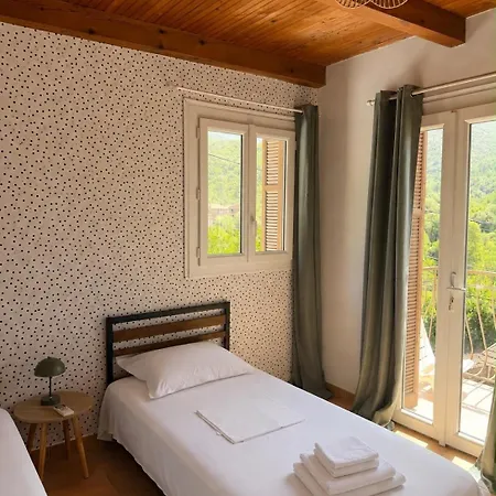 Holiday home Maison Au Coeur Du Village, Mare E Monti Serriera (Corsica)