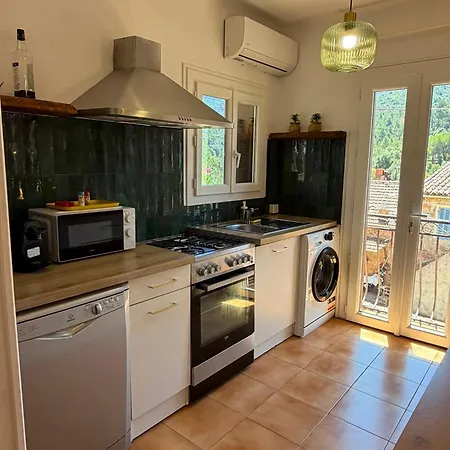 Maison Au Coeur Du Village, Mare E Monti * Serriera (Corsica)