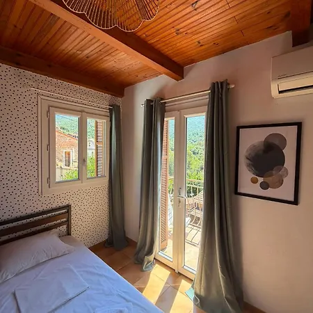Maison Au Coeur Du Village, Mare E Monti Serriera (Corsica)
